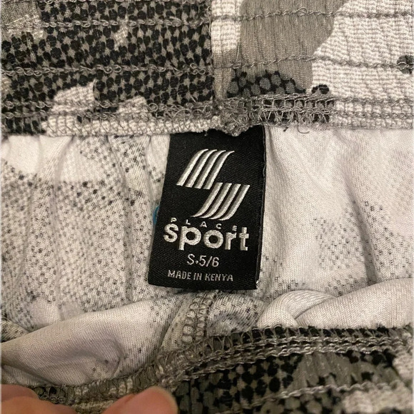 Children's place Boys Small 5/6 Camo Athletic Shorts​​ - Picture 3 of 3